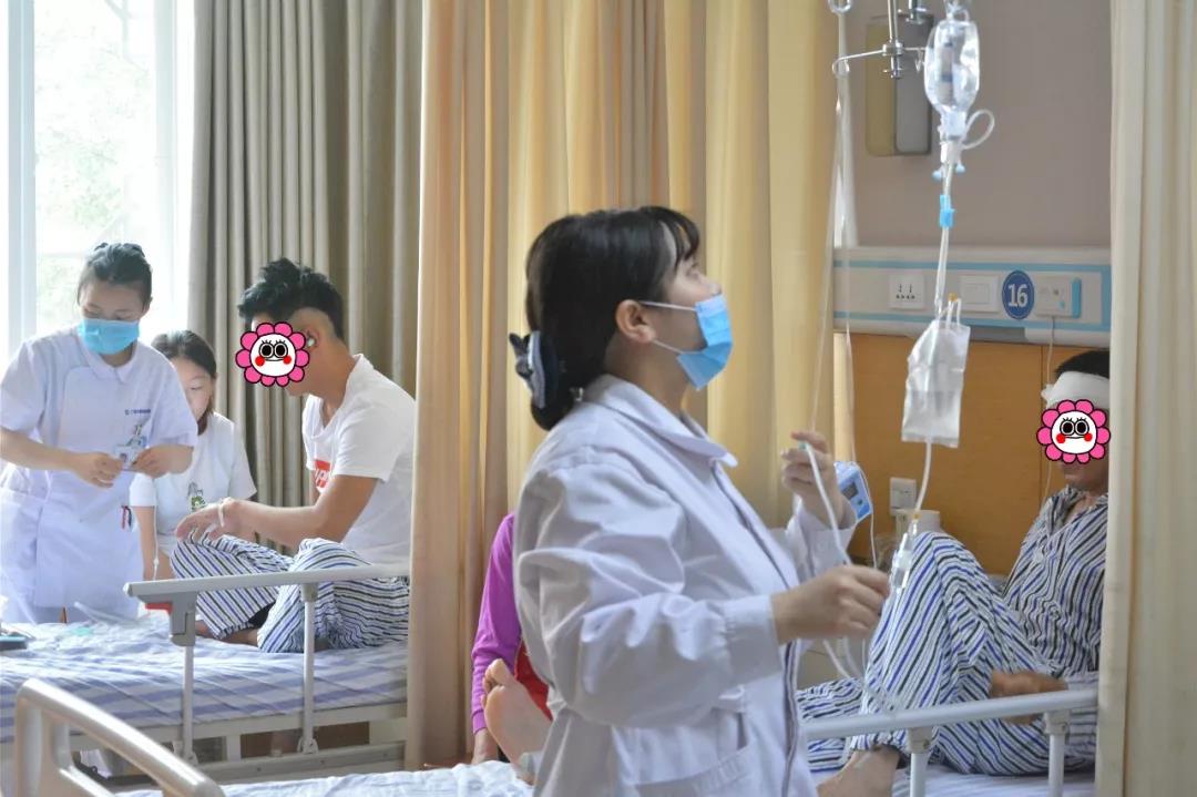 护士节 | 总有一群人，能够给我们带来一些甜！