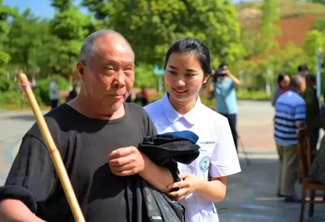 护士节 | 总有一群人，能够给我们带来一些甜！