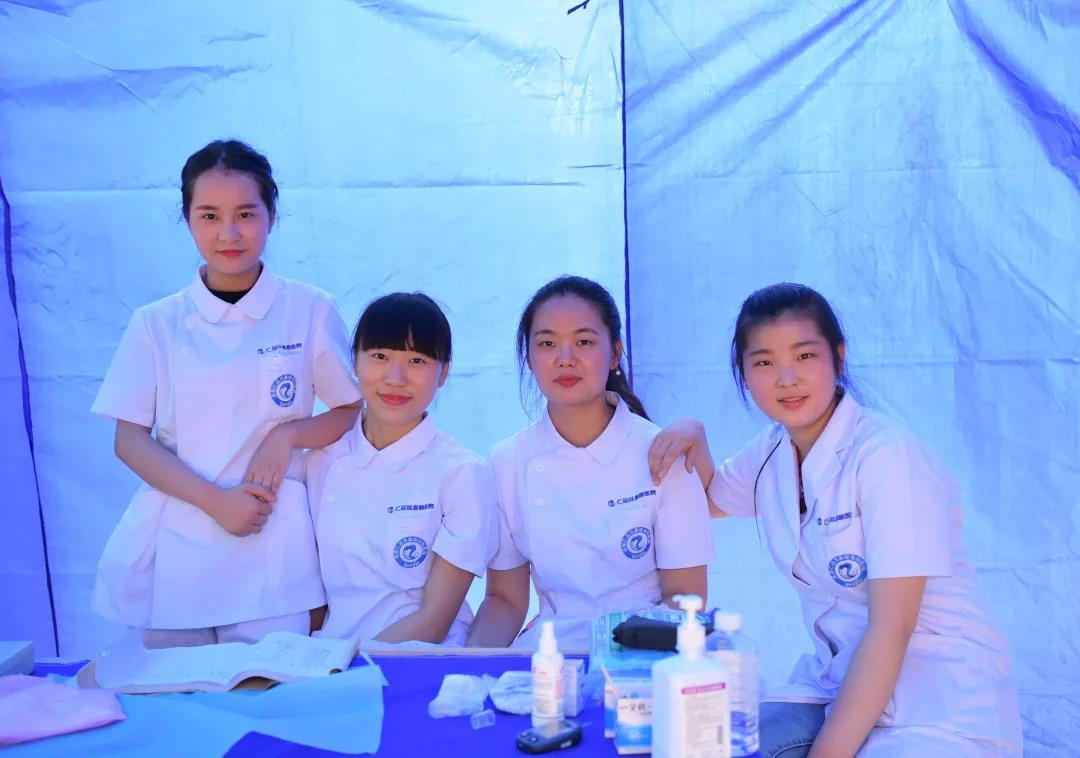 护士节 | 总有一群人，能够给我们带来一些甜！