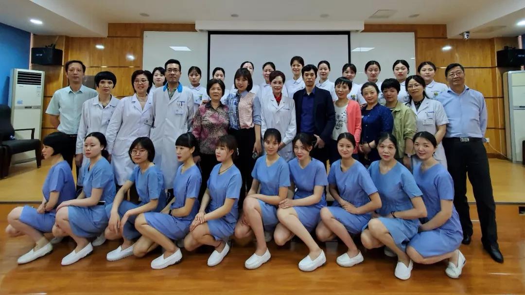 以专业致敬护士节，护理技能比赛展“白衣天使”风采！