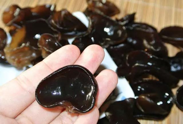 猪血、木耳，真的能除尘养肺吗？真相和大家想的不一样！