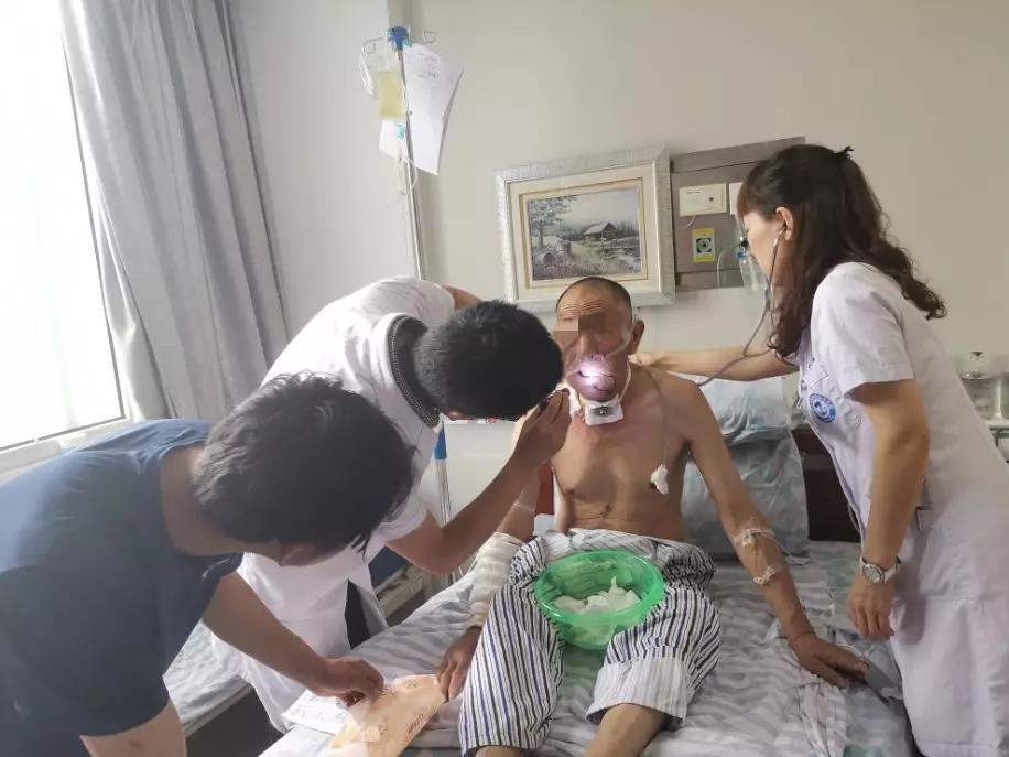以为是“口腔溃疡”结果是口咽癌？ 这台4级高难手术敲响警钟